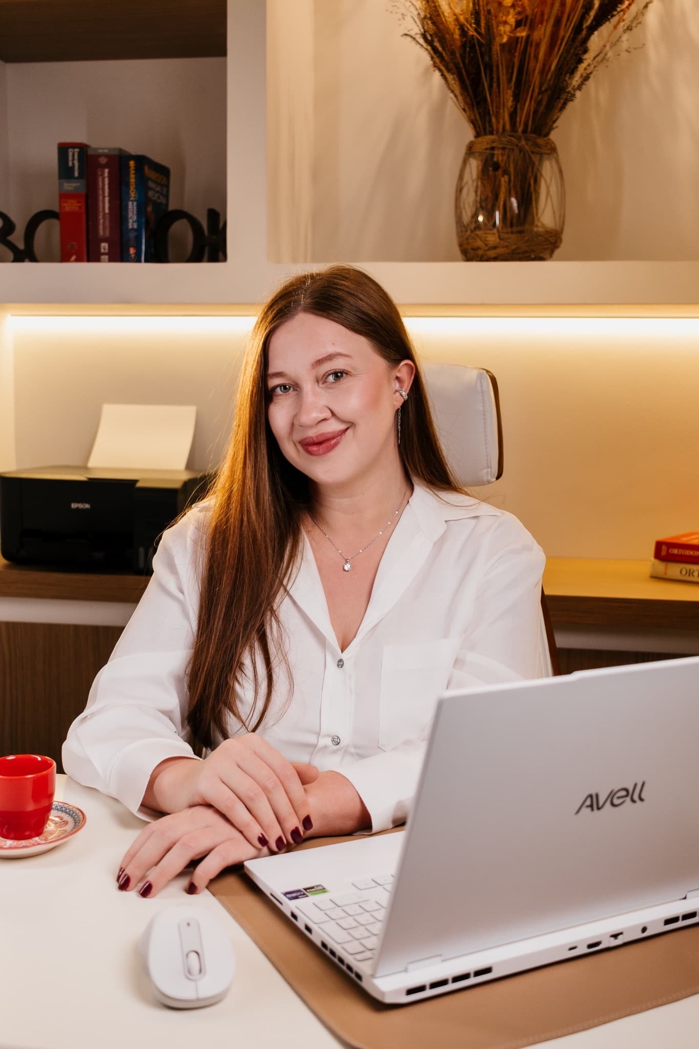 Dra. Jéssica Gomes, dentista na Clínica Cler